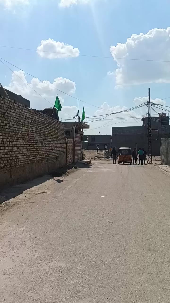 سلام عليكم عندي بيـت بل حميديه قرب مدرسه المزايهه 165متر. غرفـ2 نوم  ستقبال  صحيات داخل بيت وخارجي مطبخ حار  ثاني بيت عن شارع العام  طابق ثاني. بناء عل نص ما كامل 
رقم تواصل ***********
