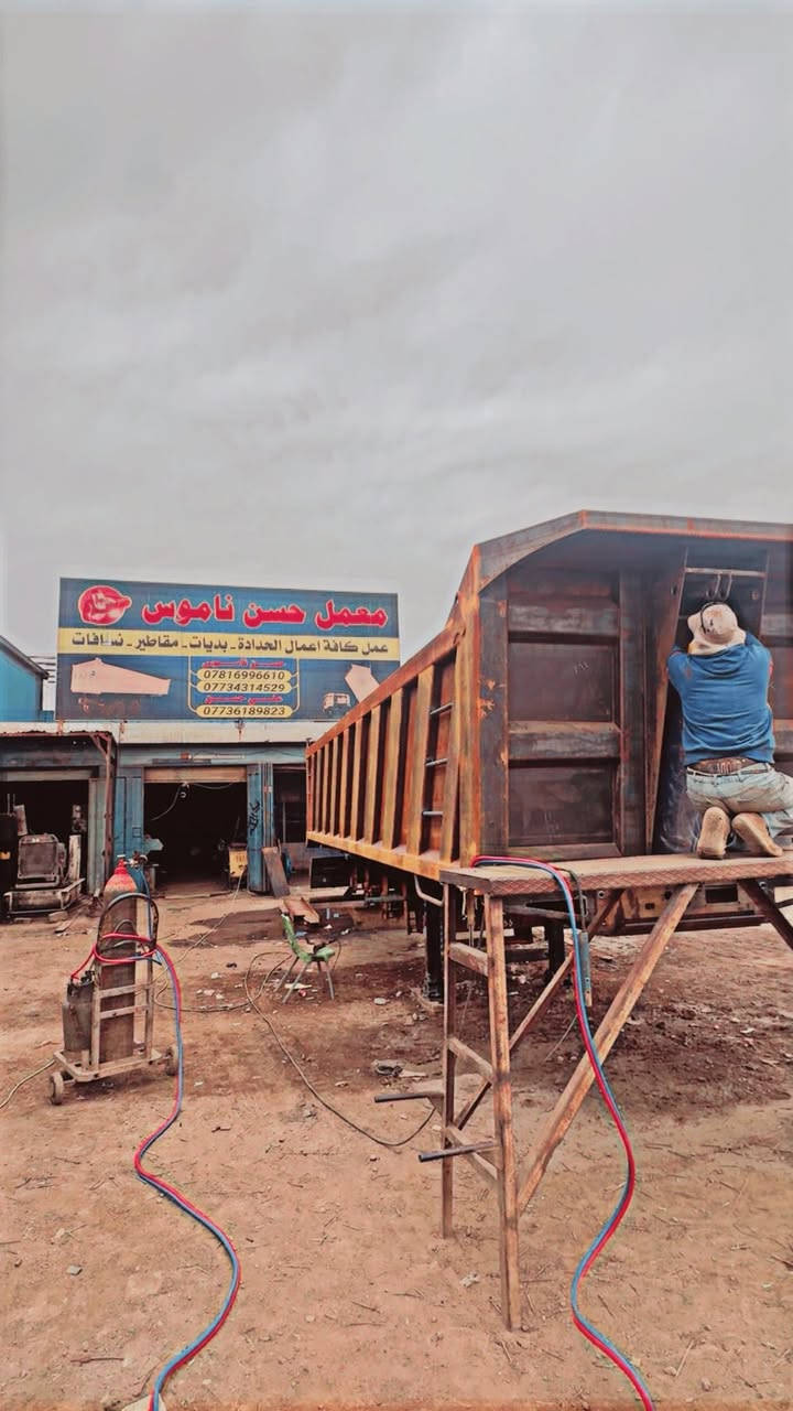 السلام عليكم البيع نساف ماموت الطول 925 الرتفاع 145(الذرعه31 متر) شاصي 16 جك165 قطر85 الجبر اربع دنكير واحد تعليك حديد تركي شرط (***********)
