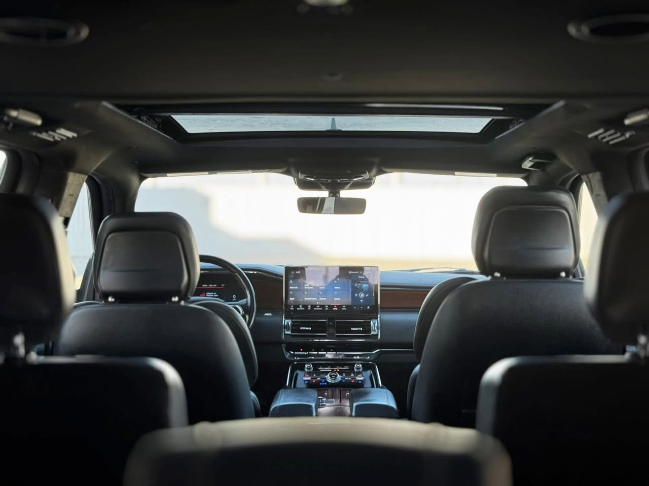 لينكولن نافيكيتور 2023 
Lincoln Navigator 2023 

ماشيه 14 الف
‏السيارة دخول جديد
المواصفات:  

- سياره فاخره ليس لها مثيل
مواصفات خياليه
- سيارة موديل2023 
- ⁠فول مواصفات اعلى  فئة  
- سيارة بمحرك 6 سلندر تون تيربو بقوة 3500  سي سي  455hp حصان
                فتحة بانوراما
   دوسات عالباب فتح وغلق  
- رادار-كاميرا ٣٦٠درجة -انارات ترحيب جانبية وخلفية وامامية 
- كشنات امامية وخلفية تدفئة وتبريد  
• كشن تحكمات كثيره 
- قيادة ذاتية السير على المسار الالي
-  لايتات زنون امامية تدور معة الستيرن
-  سيارة فول مواصفات واحد على واحد سيارة 
الحادث تبديل بنيد وجاملغ 

الاستفسار عالخاص او الرقم 
***********
