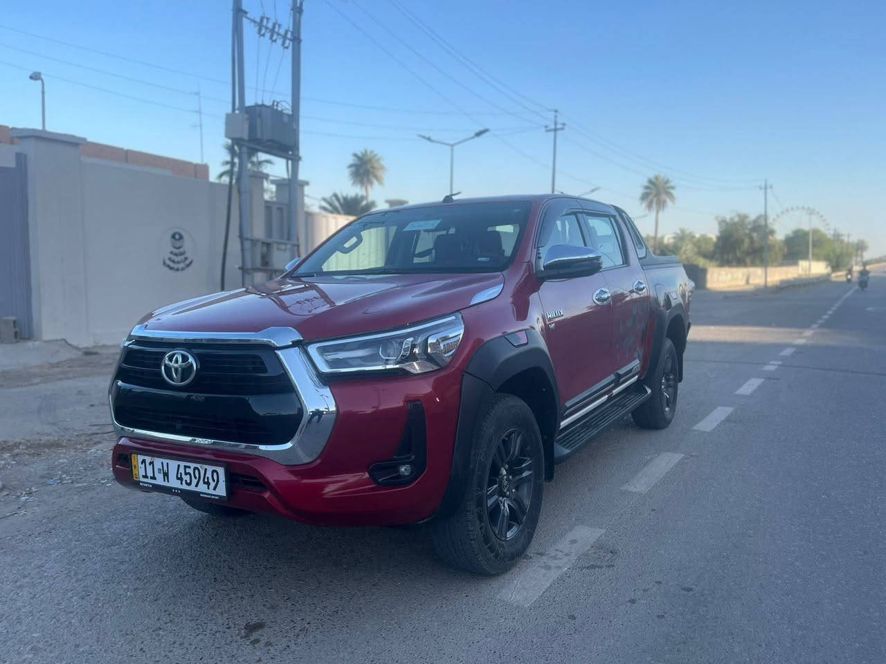 سلام عليكم للبيع بيكم TRD
مكفوله كفالة عامة 
الكشنات تبريد 
شحن لاسلكي 
حساس خلفي امامي 
ماشية 80
بيها بس اشويه صبغ بالدعامة الامامية 
الباقي مكفول 
موديل 22
بسمي السنوية 
*********** مكاني بغداد قرب الجسر الفرنسي
