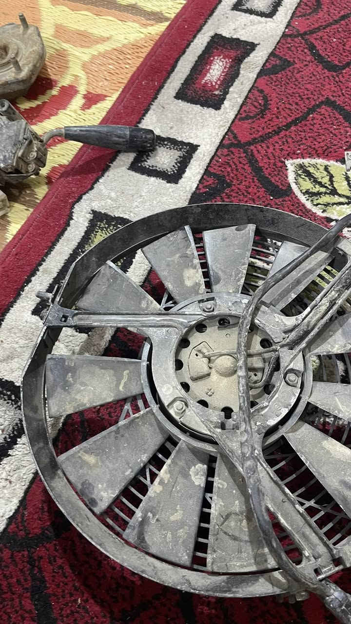 من بعد اذن الادمنية المحترمين
غراض گورله شرط الشغل النجف الاشرف 
‏1-دينمو ام الثلاثة شغال تفصيخ امبدل بيه بولبرن واحد لان مجيم من اشتريته وشرط الشغل
2-مروحه تبريد ابلاديه كورله 
3-مروحه تبريد اضافيه المانيه
4-هورنات طاط شغالات
5-رگبه چويتر شغال مع الآيسي شرط الشغل
6-اشاير اماميه ‎%‎75 نصافتهن
7-قاعده دبل مجانيه
8-ويده اشاره تعمل بس يرادلها ترتيب مجاناً للي يشتري للغراض
والبيع شلع ومناسبات كلش
السعر 110 الف النجف الاشرف والرقم 
***********
وأيضا واتساب
