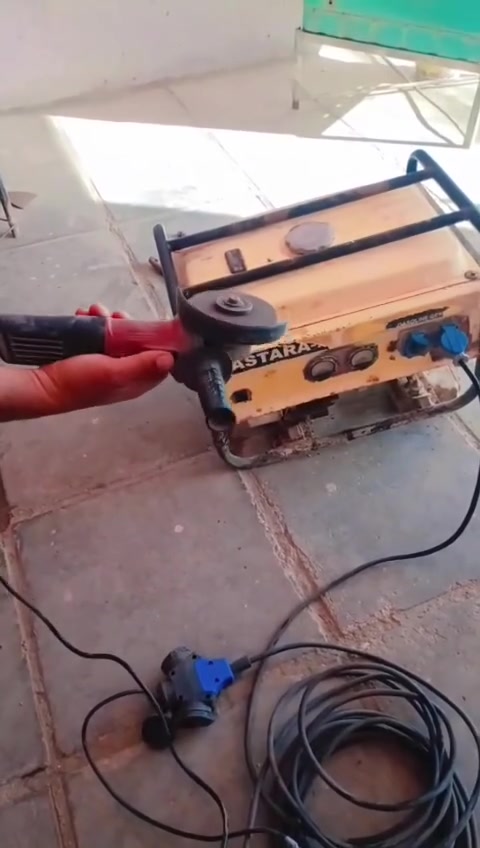 السلام عليكم مولده شغاله وعلى الفحص سعرها 125 الشراي يجي خاص وهذا رقمي ***********
