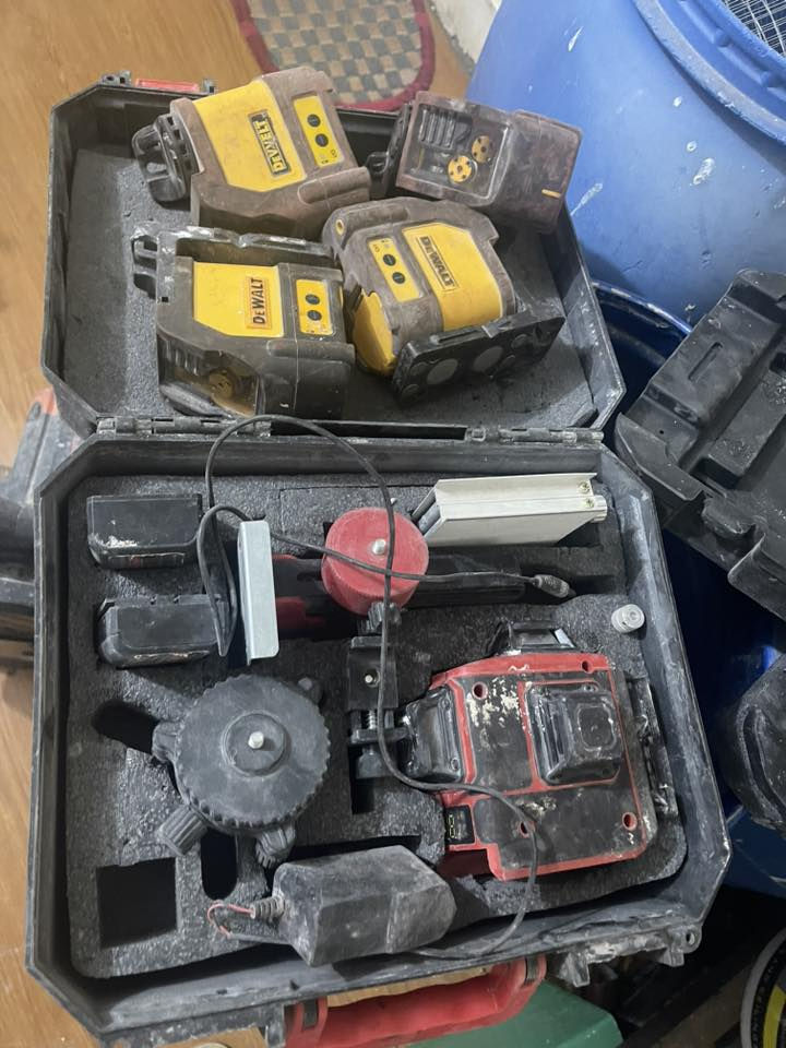 مكائن سنفرة عدد ٧+ ليزرات+خلاطات عدد ٢+ ايرليس
للبيع تواصل واتساب ***********
