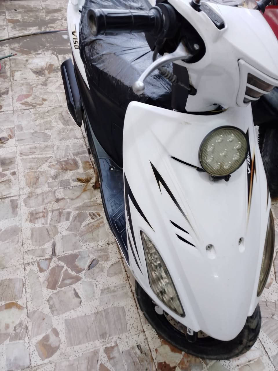 ذبانه اف اس صيني للبيع عوزهه تجفيت تشتغل سلف وهندر بيه زوج تواير جدد وباتري جديد شباب السعر خاص الي  حاب يشتري يتواصل وياي ماسنجر خاص وانا خادم سعر مناسب


**إذا كنت صاحب هذا الإعلان وتريد حذفه لأي سبب، رجاءا أرسل رسالة إلى الدعم الفني**