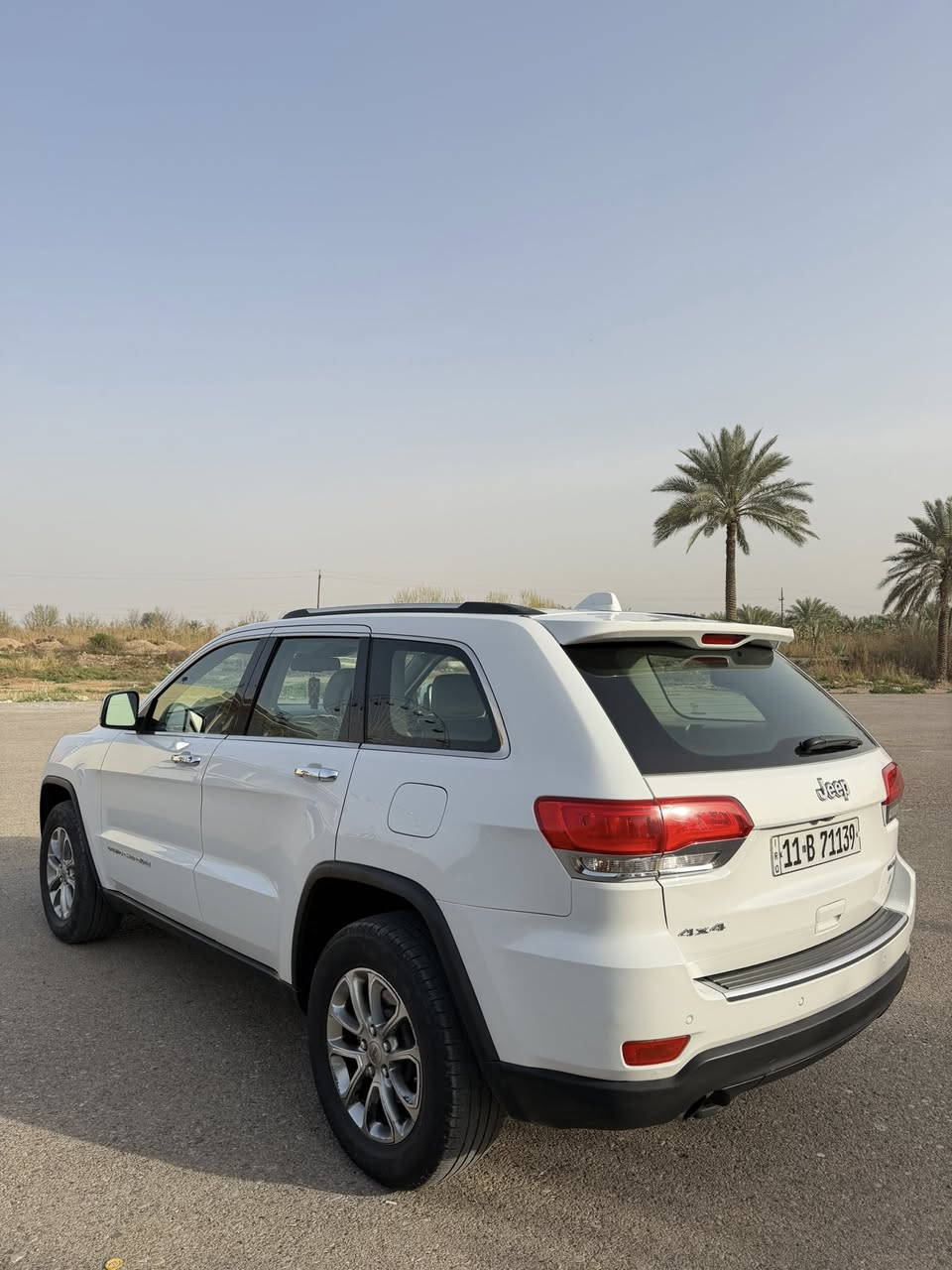 السلام عليكم
جيب 2014 خليجي 
رقم بغداد الدولي 
السيارة فول مواصفات 
لمتد 1/1 
بصمة أبواب 
بصمة تشغل 
كشن كهرباء 
جنطة كهرباء 
جكات
بانوراما 
كشنات تدفئة تبريد
السيارة بيها نص باب صبغ فقط 
والسونار مرفق ويه المنشور 
السيارة جاهزة مابيها اي نقص 
مكاني/ ديالى جديدة الشط 
للاستفسار/ ***********
