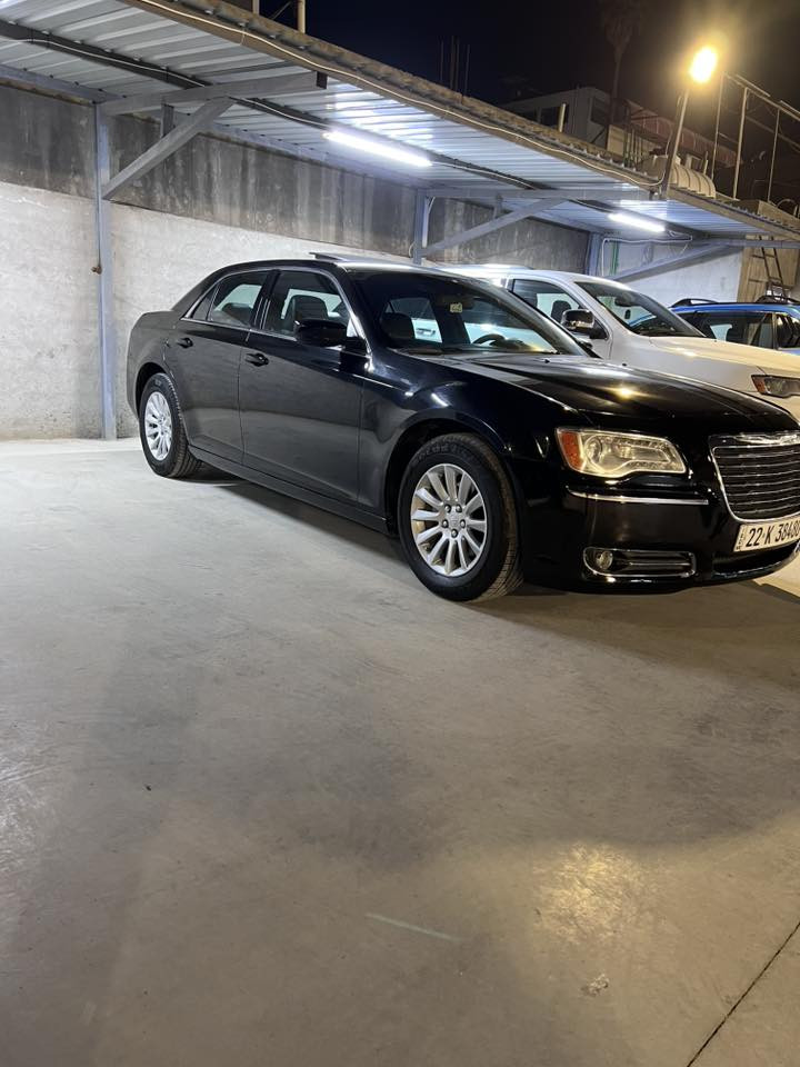 يا الله
سلام عليكم 
للبيع اوباما كرايسلر   وارد امريكي
موديل( 2014) C 
رقم اربيل  بأسمي هزه جديدة سنوية جديده لل2031 تحويل مباشر 

مكفولة من كلشي 
تو ويل
كلين تايتل صار بيها طخة بالجاملغ الامامي موضح بالسونار الباقي مكفول 
ماشيه 170الف 

فول المواصفات :
*حجم المحرك 3600 .
*كير طيارة.
*اللون اسود .
* پانوراما . 
* مصابيح امامية زنون مع LED .
* شاشه كبيرة 
* سستم صوت
* داخل جلد لون اسود 
* مقاعد أمامية كهربائية عدد 2 . 
* مقاعد أمامية  وخلفية تبريد وتدفئة . 
* تشغيل عن بعد . 
* تدفئة ستيرن . 
* محدد سرعة . 
* تلفون بلوتوث . 
* كاميرا خلفية .
* مرايا متحسسة للاضاءة العالية .
السعر : 180وبيها مجال 
للاستفسار 📞: ***********
