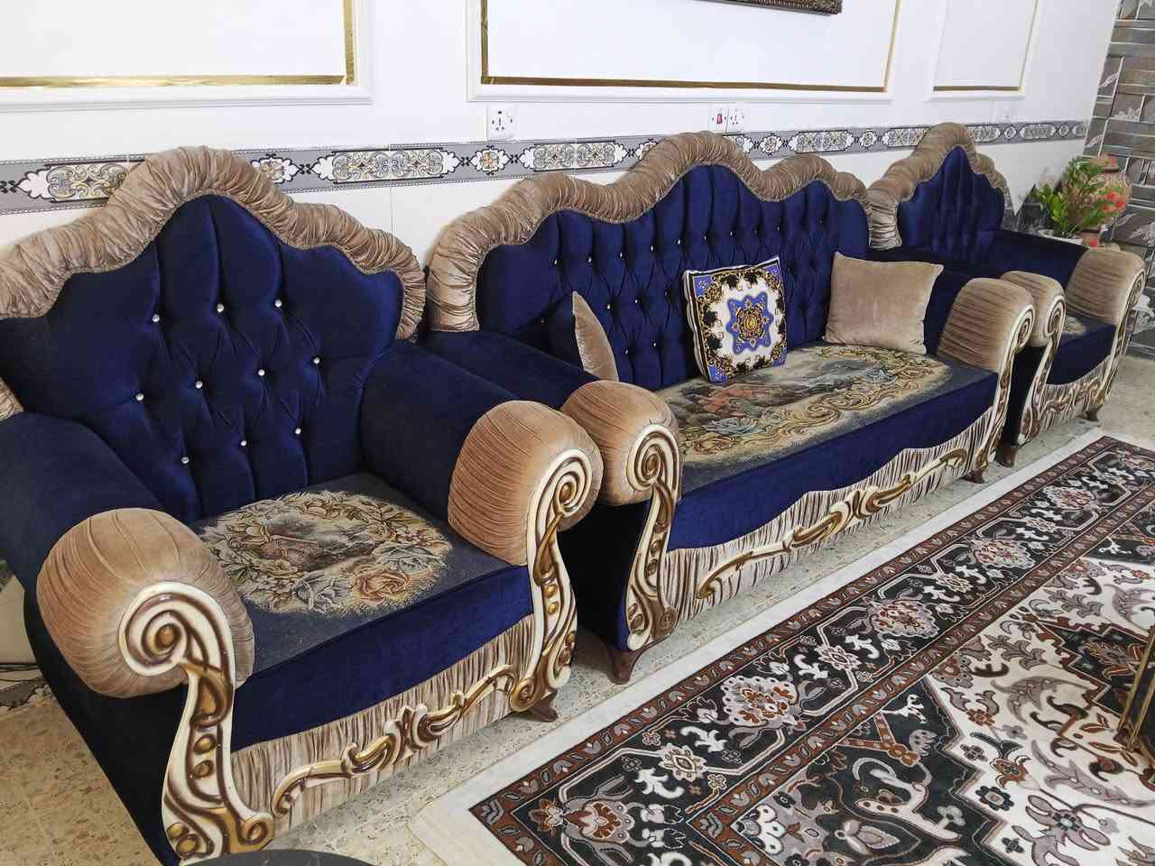 سلام عليكم تخم 10 مقاعد السعر 600 بي مجال بسيط العنوان الرئاسية شارع 20 هاتف ***********
