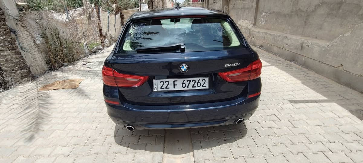بي ام دبليو خليجي 2018استيشن حجم 520 محرك حجم 2000 
توين توربو
لايت زينون عالي ناصي 
مع LED نهاري
مرايا جانبية شفط كهرباء 
قلاب ويه البك 
مع اشارات بالمرايا الجانبية 
ويل كب حجم17
 حساسات امامي خلفي 
عالي التحسس والدقة ومعروف
 بالبي ام 

هندبريك بصمه 
اوتو هولد 
غرفة السيارة جلد بحالة جيدة جدا" مع إنارة داخلية متعددة الألوان. 
تحكم فول كهرباء لكشنات
 الاماميه
تبريد السيارة قطعتين
 امامي وخلفي منفصل  
تحكم خلفي 
تحكم ستيرن جهتين 
شاشة دشبول كبيرة  
تحتوي على كمبيوتر متكامل 
لكل المركبة 
 كير مع 3 وضعيات للقيادة عادي و سبورت وإقتصادي
انظمة ال  ABS ,EBD, و 
الثبات DSC
وباقي مواصفات المركبة. 
غنيه عن التعريف ماناقصها 
برغي وجاهزة من كل شي 
السياره بأسمنا ورقم اربيل   شرط التحويل
مكان السيارة البصرة
السعر 150 وبيه مجال
رقم  ***********
‏‪0785 153 3458‬‏
