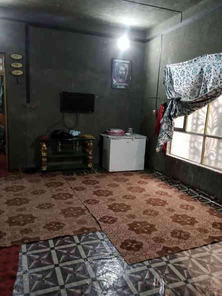 بيت للبيع في الشافعيه مجمع الهرموش ام عباسيات نزلت جامع ام البنين سعره 35 مساحته 200م2بي غرفتين وصاله منورين مطبخ واستقبال بس أساس رقم ***********
