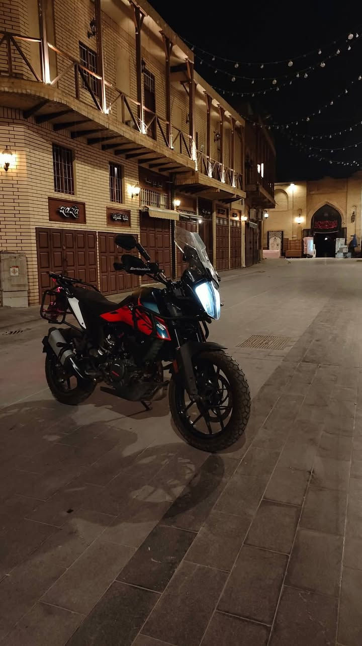 الله يساعدهم
قبل التفاصيل كولوا ما شاء الله
دراجة كي تي ام 390 أدفنجر غنية عن التعريف دراجة بيه نظام ABS وتراكشن كونترول ومودات قيادة
وتحكم بالدبلات امامي خلفي
دراجة رقم مميز وسنوية بأسمي تحويل ثاني يوم
الاظافات الي بيه
شاشه gps 5 انج ويه قواعد gps
جامة اماميه طويلة
مرايات ادفنجر
واقيات ايد اصلية من شركة barkbusters
لاصق للشاشة الأساسية من التراب والخدوش
مشبج  حمايه للايت الامامي اصلي المنيوم
درع من شركة gp motor 
قواعد جنط الاصليه من الفولاذ الغير قابل للصداء 
مشيول منهه البطيخة للصوت
يدات بريك وكلج مبدلات بيدات المنيوم لون برتقالي مطعم اسود
واقية طين اصلية للتاير الخلفي
جنطة خلفيه بحجم 55L
جنط جانبيه بسعة 50L
الدراجة جاهزة للسفر والترحال بس شغل واطلع
السعر 10 مليون


**إذا كنت صاحب هذا الإعلان وتريد حذفه لأي سبب، رجاءا أرسل رسالة إلى الدعم الفني**