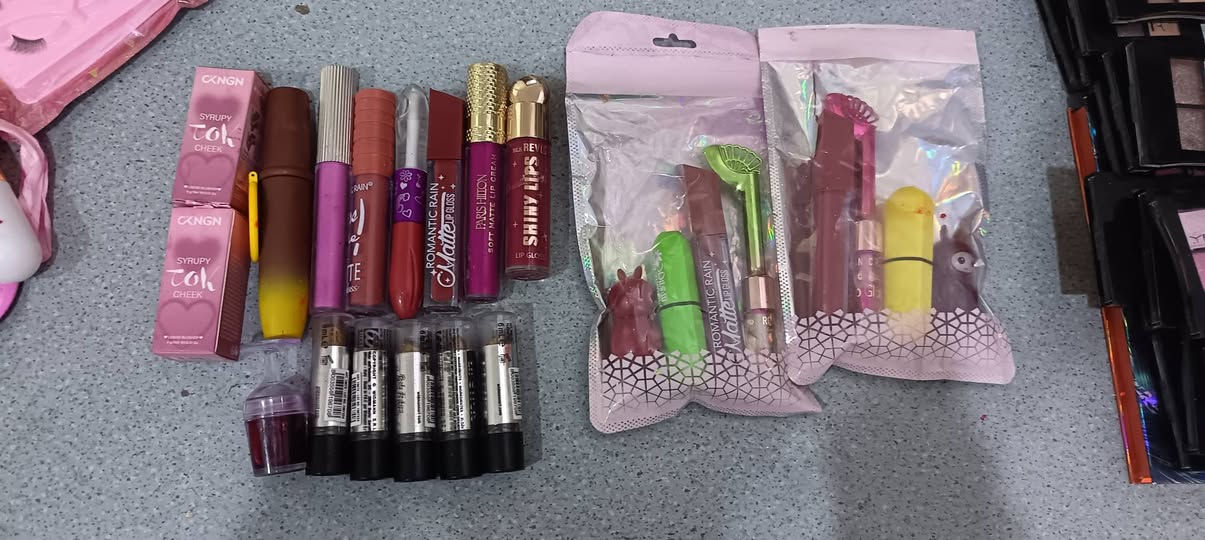 مرحبا مكياج شلعة ب 45


**إذا كنت صاحب هذا الإعلان وتريد حذفه لأي سبب، رجاءا أرسل رسالة إلى الدعم الفني**