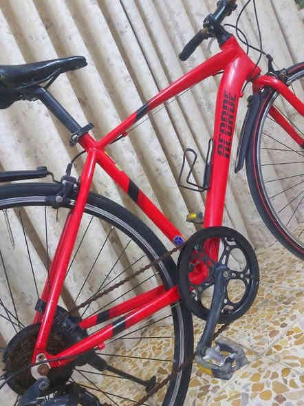 دراجة نوع 700c ماركة ACORDE اكورد ياباني لشة مضلعة نظافة 95/% 

السعر 130الف وبي مجال  

((العنوان/بغداد/البلديات)) رقم الهاتف ***********
