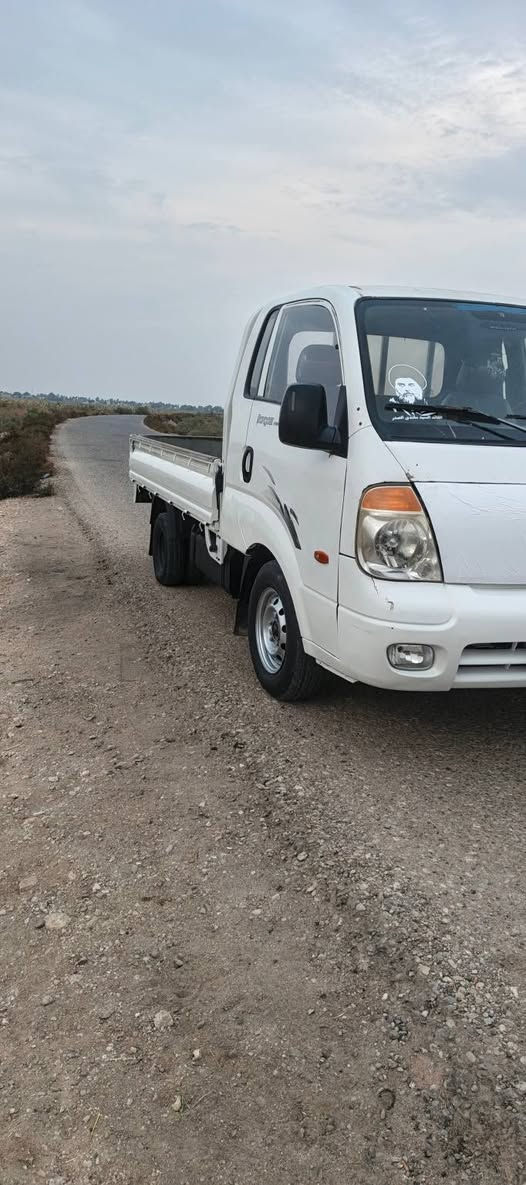 السلام عليكم كية بنكو موديل ٢٠٠٨ مكفوله كفاله عامه كير ومكينه واكسن حداديه جديده السياره جاهزه من كلشي  مكان ناصريه سوق الشيوخ تحويل مباشر السعر ٨٠ وبيها مجال رقم ***********
