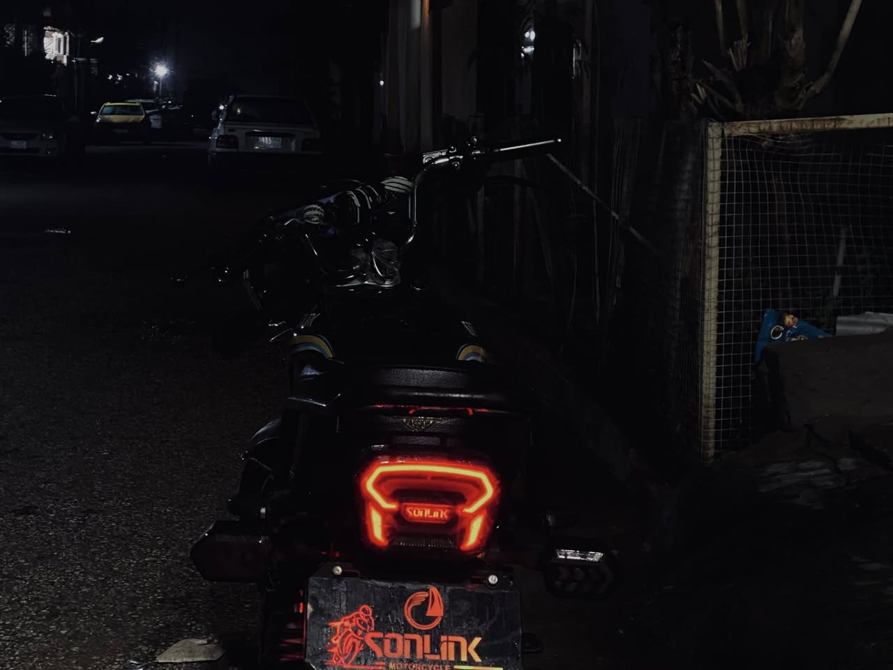 تجي تفحص واذا ماطلع نفس الفيديو مرجوع للتواصل*********** او ***********
