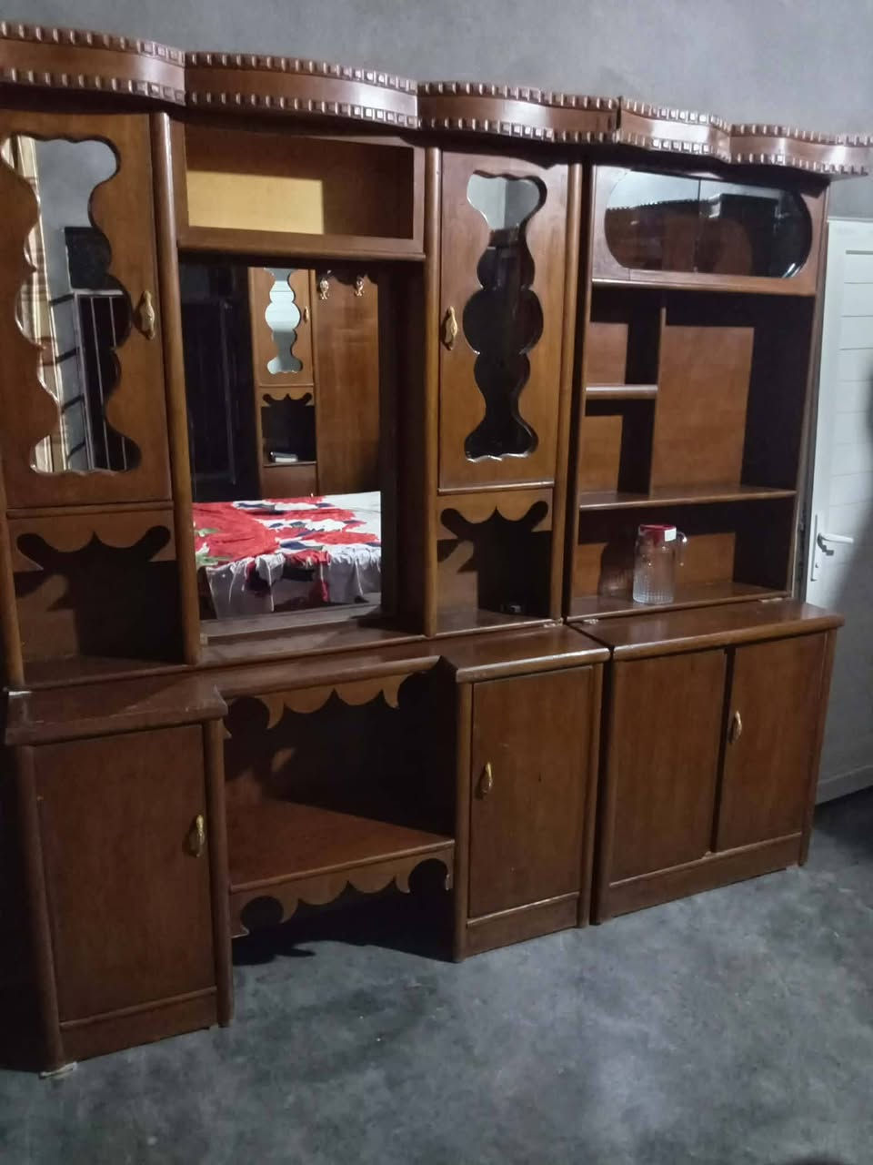 غرفة للبيع نضيفه اتصال *********** السعر 750وبيه مجال
