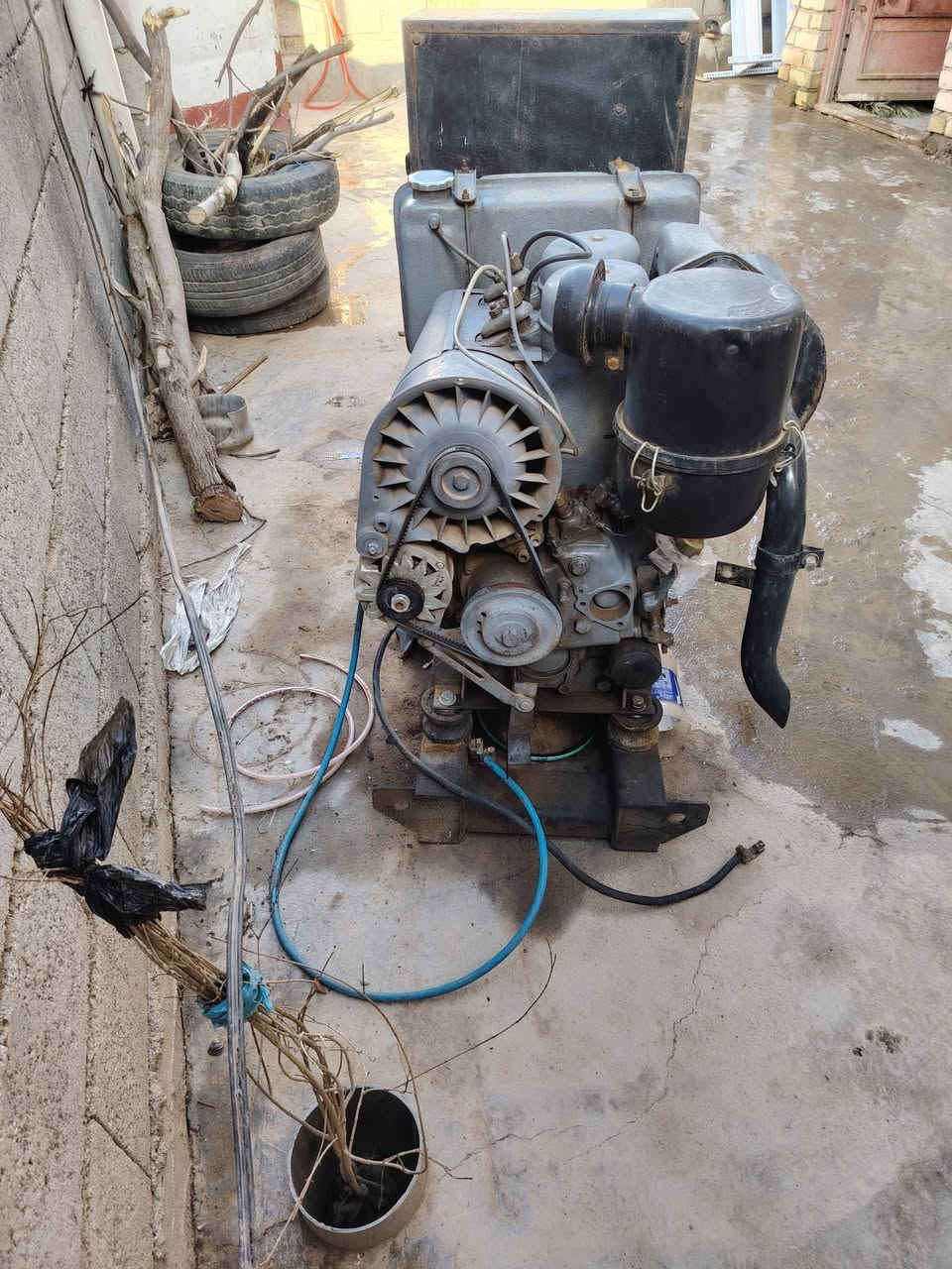 مولد بدون راس توليد شغال كامل للبيع مليون ونص مكان كوت سيد شاطي ***********
