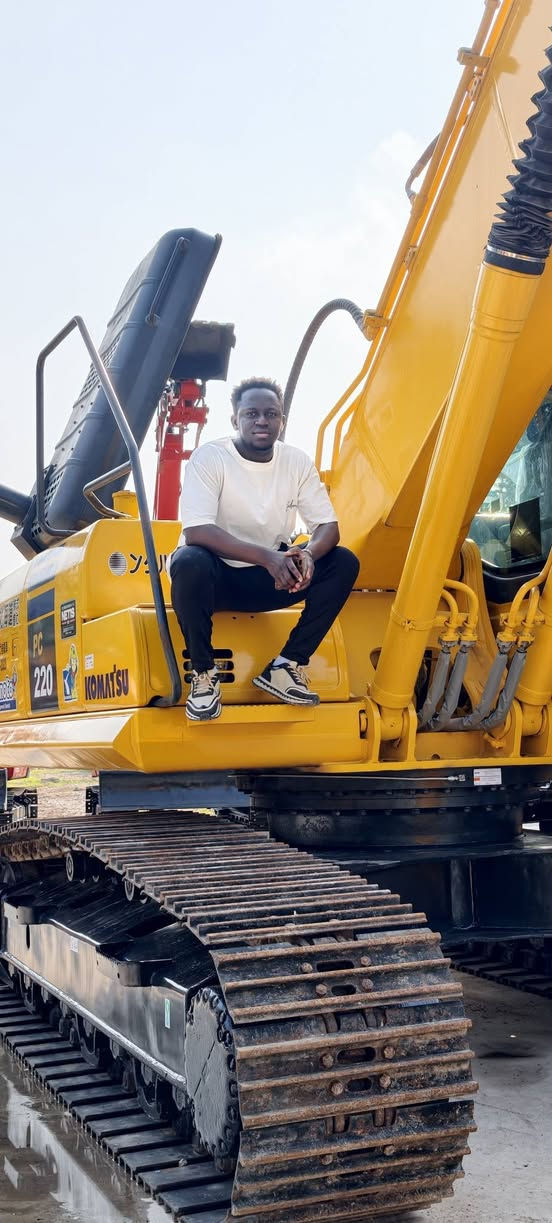 Today our Nigerian customer visited us and purchased 3 units of Komatsu PC220 excavators, ready to ship to Nigeria soon. We also discussed plans for long-term cooperation.
 
You are warmly invited to tour our office and machine yard.
We are a verified Alibaba supplier with large followings on Facebook & Instagram. Reach out to us from anywhere

WhatsApp : +8617821839220 📩 

We’re ready to offer the best machinery solutions for your project. Thank you!
 

 
#KomatsuPC220 #UsedExcavator #NigeriaConstruction #MachineryExport #LongTermPartnership #HeavyEquipment #AfricaInfrastructure #AlibabaVerifiedSupplier #constructionmachinery


**إذا كنت صاحب هذا الإعلان وتريد حذفه لأي سبب، رجاءا أرسل رسالة إلى الدعم الفني**