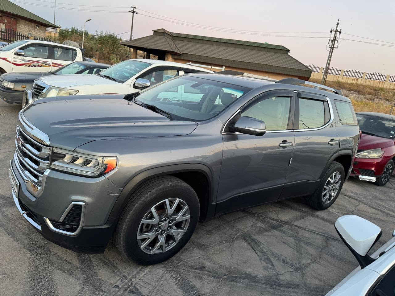 للبيع | GMC Acadia SLT موديل 2020
🔹 الفئة:  SLT
🔹 الموديل: 2020
🔹 عدد المقاعد: 7 ركاب
🔹 المحرك: V6 سعة 3.6 لتر
🔹 القوة: 310 حصان
🔹 ناقل الحركة: أوتوماتيك 9 سرعات
🔹 نظام الدفع: أمامي (FWD) 
✅ مقاعد جلد 7 ركاب
✅ المقاعد الأمامية كهربائية مع التدفئة والتبريد
✅ مقاعد الصف الثاني (VIP) منفصلة
✅ مقاعد الصف الثاني مع التدفئة
✅ بانوراما مزدوجة (عدد 2)
✅ كاميرات 360° (5 كاميرات: أمامية – خلفية – جانبية)
✅ شاشة معلومات وترفيه
✅ Apple CarPlay & Android Auto
✅ Bluetooth + USB
✅ تشغيل بالبصمة + دخول ذكي لجميع الأبواب
✅ تشغيل عن بُعد
✅ بريك إلكتروني (بصمة)
✅ صندوق خلفي كهربائي (Hands-Free)
✅ مرايا كهربائية قابلة للطي - - نقطة عمياء
✅ تبريد ومكيف ثلاثي المناطق
✅ تحكم كامل من المقود (ستيرن)
✅ نظام التوقف الذاتي في الزحامات
✅ نظام منع الانزلاق
✅ نظام منع الاصطدام
✅ نظام المحافظة على المسار
✅ رادار أمامي وخلفي وجانبي
✅ حساسات أمامية وخلفية
✅ نظام مراقبة النقطة العمياء
✅ ويل كروم
✅ مصابيح زينون
✅ دبل إكزوز
السيارة نظيفة استخدام شخصي منذ شحنها من أمريكا إلى العراق ماشية 40 ألف ميل (16 ألف ميل في أمريكا و24 ألف ميل في العراق) 
رقم اربيل ~ سنوية جديدة - هزة جديد - بطاقة بنزين  
صدر وكهربائيات وتبريد وكير بلادي وكالة النظافة 
الضرر// صور الحادث مرفقة مع الصور – البجم كبس – الايرباك فقط البردات
السعر مراسلة على الخاص وتدلل ومجال بالسعر للشراي@
السيارة بأسمي وشرط التحويل
مكان السيارة كركوك
للتواصل  ***********
