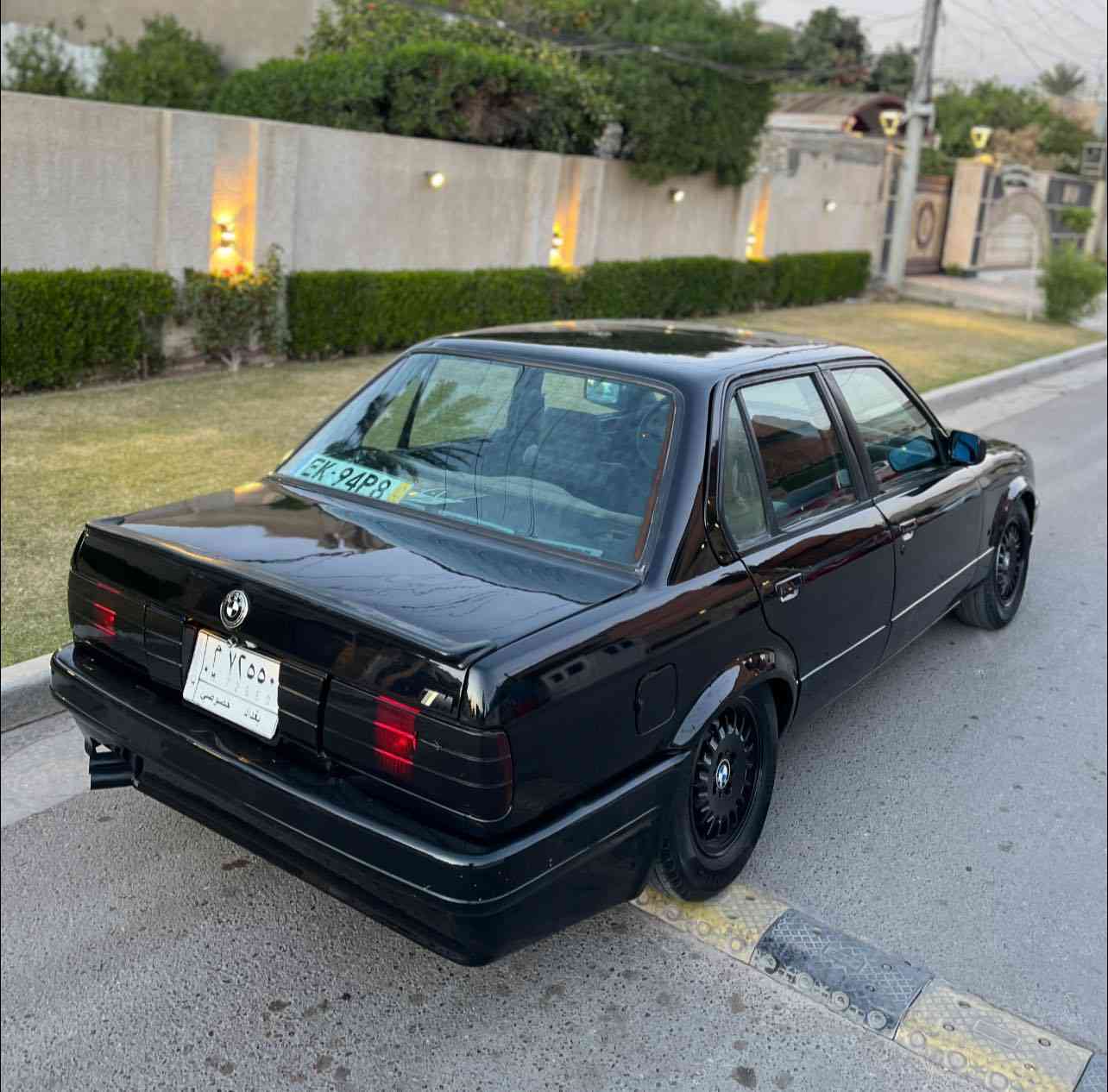 السلام عليكم
بي ام زعره حجم ٣٢٠

موديل ١٩٩١ رقمه بغداد شرط التحويل بدون تحويل ما ابيع..

مكينه٢٠ مفتوح مكينه حاوية  كير عادي جاترك ٢٦٠

اكسل  عربانه ٩٥/١٠٠نطيفه حداديه اماميه تعبانه

مشط الچبنه كايمه يكلف ٩٠ الف 

حجر صالنصة وحجر بيئة موجود شغال 

كمبريسر تبريد مشدود نقص بواري وفان 

السيارة غرفتها بيها نواقص اكرر واكول بيها نواقص دوشمه ومسجل وسماعات موجودات بس تشدهن ..

تايرات نضاف 

السيارة لتتصل وتكلي شبيها كلشي ذاكرلك كير مكينه اكسل كفاله ابيعها مال تعمير لتجيني وتكلي هاي نقص بيها شوفت عينك سعرها بدون اي عملة من الاخير 30 ورقة واسف عن 

***********.   الاطالة
