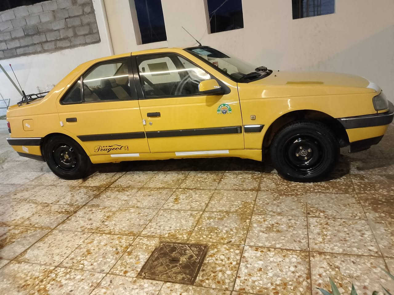 سلام عليكم من رخصت الدمن بيجو جي آل اكس كير محرك كورلا بيكاجو اوتوماتيك موديل 10بسمي تحويل ثاني يوم هيئة غرامات مصفرة سعر خاص مكان بغداد ***********
