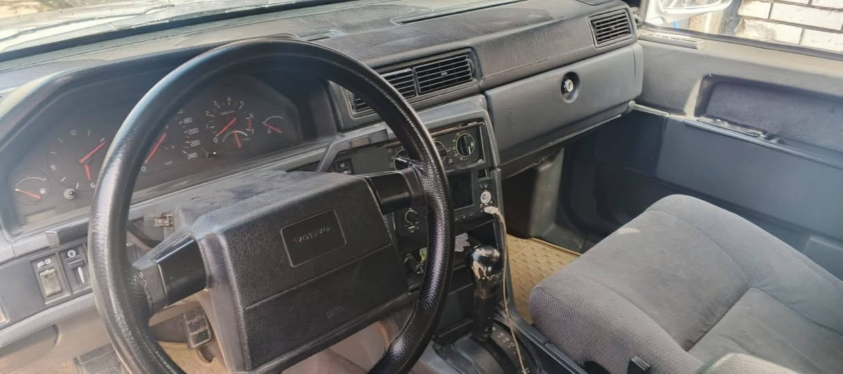 للبيع فالفو مال جناي 940 بلادي مكفولة من كلشي ومن الخياس مكينه توربو 1992 اصل وصفر جاج وحدادية ومشط جدد و تبريد ورقم بغداد بسمي السعر 73 والمجال جدا قليل
رقم المبايل *********** العنوان نجف شارع المدينه
