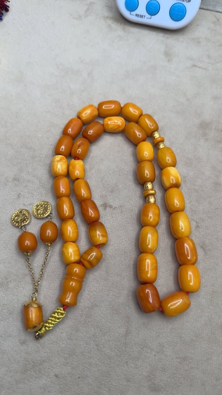 سلام عليكم أصدقائي

متوفر 
مسباح كهرب أنتيك الماني🇩🇪🔥
الوزن 51 غرام 33 حبه
كركوشه وفواصل ذهب
***********
