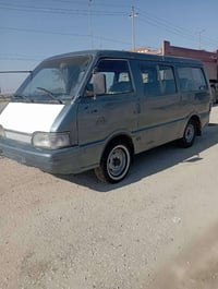 سيارة • تفاصيل قليلة • اتصال