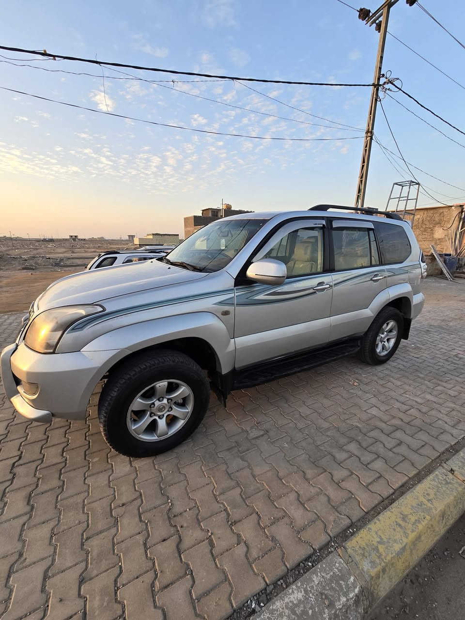 برادو 2007 رقم دهوك
محرك 6 سلندر 
بيه صبغ 4 قطع 
بيه منضومه غاز 
سعر 135

***********
مكان سيارة كربلاء المقدسة
