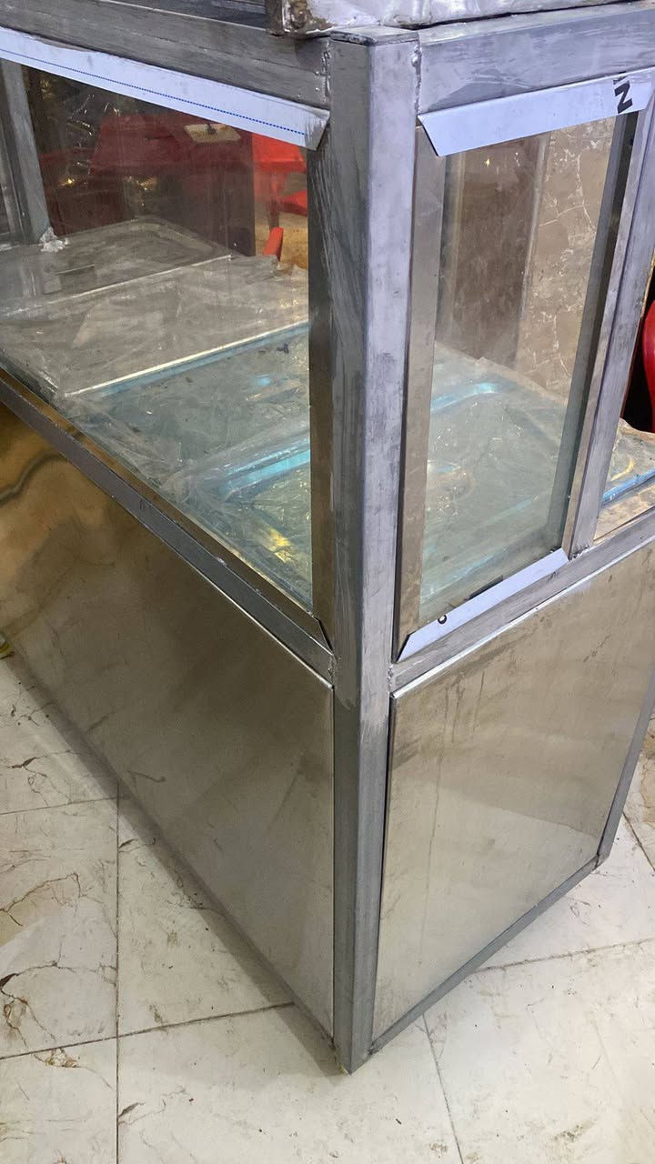 للبيع
شواية دجاج + حماية تمن ومرك + جدور كبار عدد 2 + ميز خشبي + سنك مع ملحقاته +سطل نايلون كبار 
*********** اتصال او واتساب 
بغداد الاسكان
