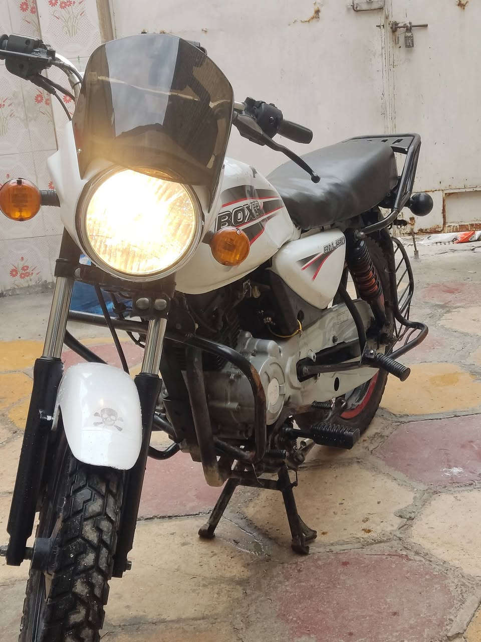 سلام عليكم بوكسر البيع موديل 2017كفاله عامه كهرباء شغاله اوراق اصوليه شرط الترقيم اربعه كير دراجه خير من الله 750بي مجال الطيبين مكان الحسينيه بغداد رقم ***********
