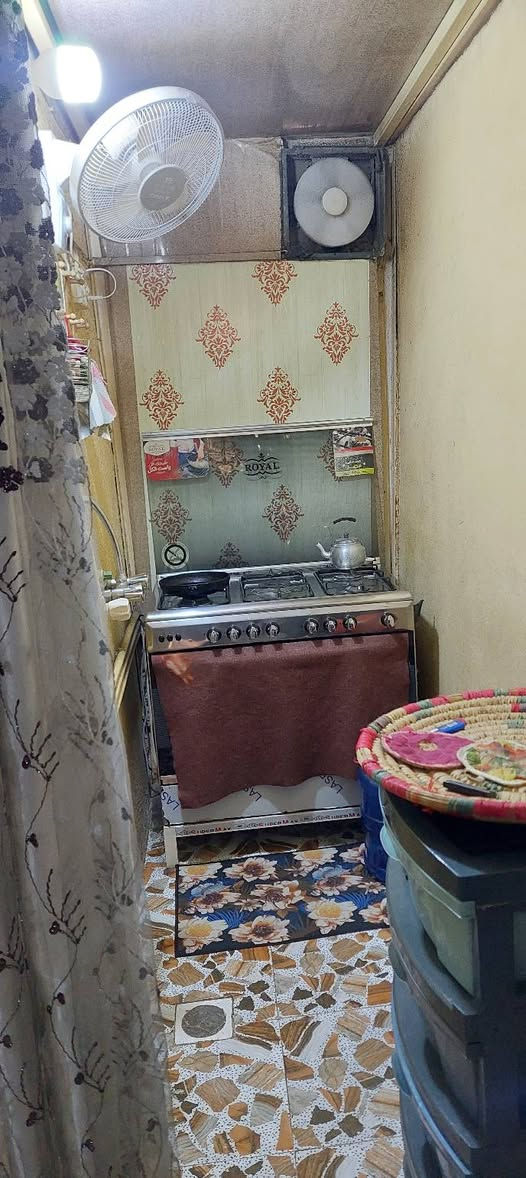 السلام عليكم بيت في الشاوي نزله العيد قرب اسواق كروري مساحه ١٥٠ طابو زراعي سند ٢٥ طابق واحد السعر ١٤٠ للاستفسار الاتصال ***********
