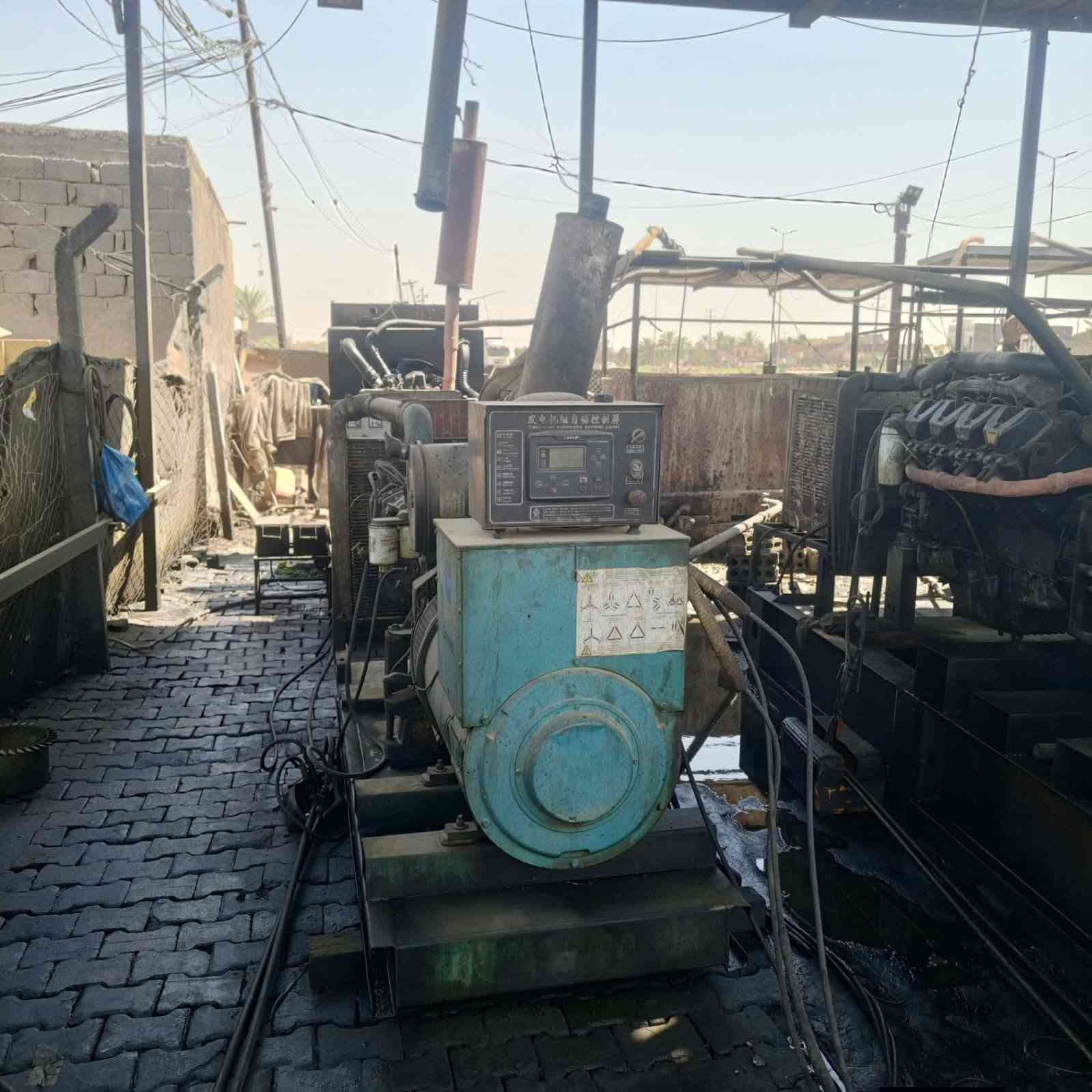 مولده للبيع موقعه في ابو خستاوي شارع 100 مساحت الموقع 600 متر نوع المولدات سكانيات ذهبي شتاء صيف بدون توقف نضام كابينات حصت الكازه 300 كيفي للاستفسار اكثر ‏‪***********‬‏
