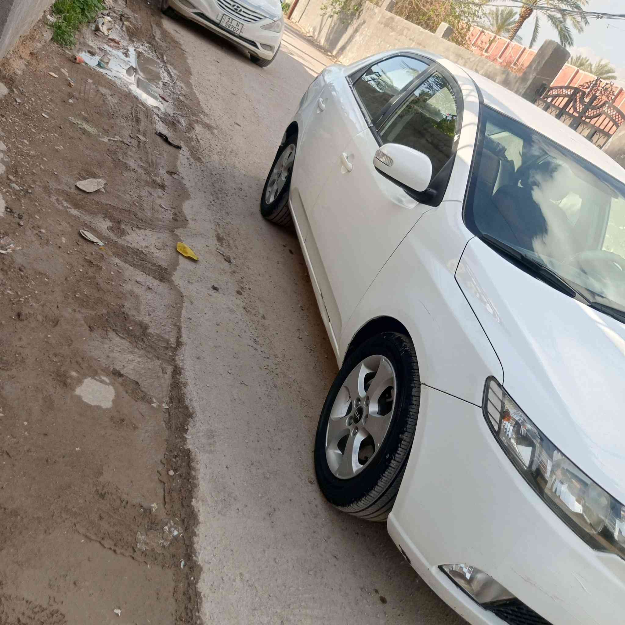 سلام عليكم كيه سيراتو موديل 2010 خليجي بيه قبق القماره امبدل من البنط سياره جديده مكينه وكير وصدر كله مكفول تبريد ثلج مكينه 1600 رقم سليمانيه بسمي ماشيه 193 سياره حلوه مال بيت صدر جديد تخم تاير كهربائيات جديده سعر 78 وبيه مجال عنوان بغداد دوره رقمي ***********
