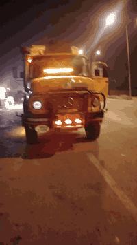 سلام عليكم نساف البيع سياره جديده محرك جديد كير 111 جديد سياره كامله ع شغل مكان رمادي  ***********
