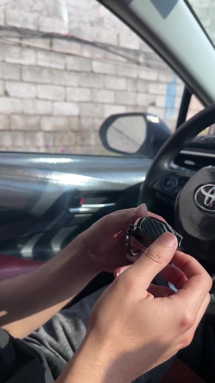 متوفرر
🚗✨ غطى بصمة سيارتك وحافظ عليها من الخدوش والغبار!

بـ تصميم معدني فاخر على شكل خوذة يخلي داخلية سيارتك أرتب وأشيك 🔥

🔒 لاصق قوي، تركيب سهل بدون تعب.

⚡ شكل سبور وعصري يميز سيارتك عن غيرها.

خلي لمستك الخاصة ببصمة سيارتك 😉

للتواصل واتساب:  ***********

متوفر جميع اكسسوارات السيارات انشاءلله
