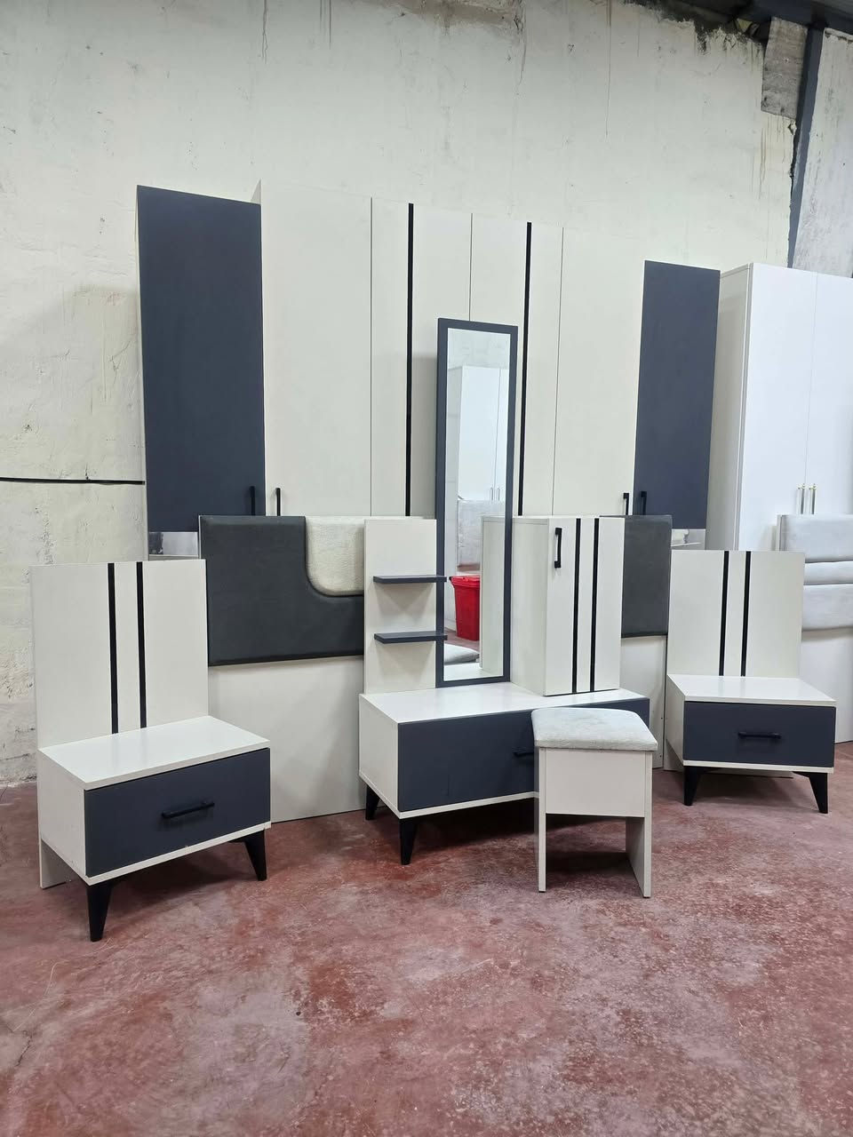 💗🔥 غرفة تركي مستخدم تخبّل 🔥💗
 8 قطع كاملة
💯 نظافة 100%
 🛏سرير مخزن
🚪 نظام أبواب مرتب
💸 السعر 700 قفل
🪛 شد مجاني
🚚 نقل مجاني


**إذا كنت صاحب هذا الإعلان وتريد حذفه لأي سبب، رجاءا أرسل رسالة إلى الدعم الفني**