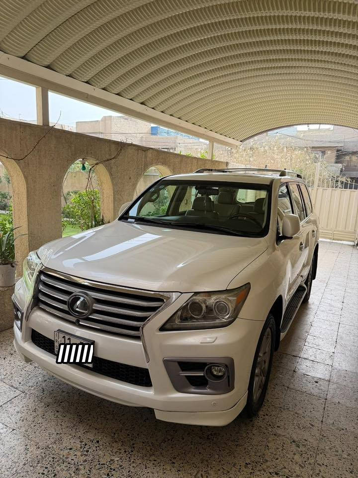 السلام عليكم  لكزز بريم اصل  Lx570 موديل٢٠١٣ فول مواصفات ١/١ جكات
رقم بغداد بأسمي تحويل مباشر 
سيارة جديدة تخم تاير دلوب 
صدر امامي خلفي بلاد شركة ترايها مال زيرو 
كير مكينه بلشركه بلاد بدون اي فتح 
كفاله حتى الدعاميات من الصبغ والتبديل 
فقط ٤ اصابع بي دي ار ولامبين 
تبريد من كلشي شركة سيارة ميحتاجلها اي صرف 
كلشي شغال وعلى وضع الشركة 
ماشية ١٤١ قابل للزيادة شرط الفحص 
*********** 
*********** 
للأستفسار. مكان بغداد البلديات
