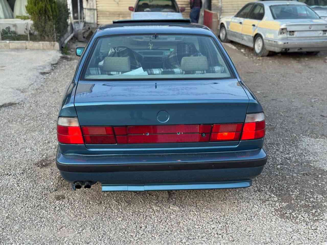 سڵاو بیئێم 525تۆماتیک مۆدێل 1993ئاڕمی پلاستی کی هەولێ  وەکالەی عەسڵی شی لەگەڵە ئاڕمو ئەوە لیاتو موسو بڕاوەو خرامەی بەشەرت سڵایت پێشپان جام کارە با ئەی بیئێس تەبرید ساردوگەرمی ئیشە کا ناوڕە ساسی ناوفۆڕمی کا دەبەڵ ئێرباک دەبڵ جەکمەج شەشکەلە ئاوێنەگوێ بەرخ سەیارە کە هەمو گیانی لەسەر دەقی شەری کەماوەتەوە نەمونەیە لەجوانی گێڕو مەکی نەی بەشرت کارە بەی هەمو گیانی ئیشە کا شوێنێکی نیە ئیش نەکا سەیارە کەلەڕو لو زۆر لەڕەسمەکان جوانترە
نرخ58گەڵاو مەعامەلە 
ژم ***********
واتسئەپو فای بەری لەسەرە 
گەرموشتەرینیت تەلەفونمەکە السليمانية, العراق
