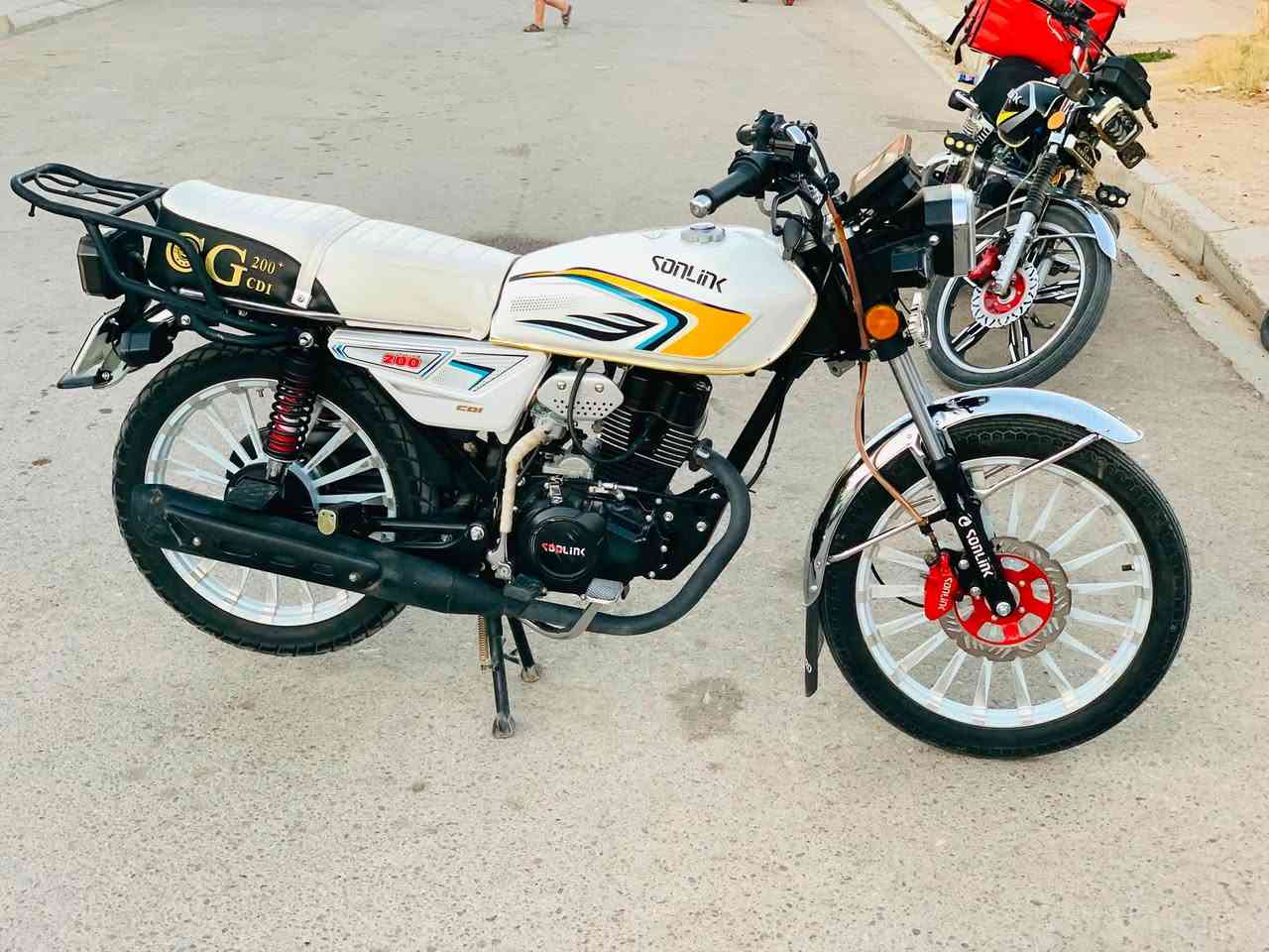 ادمن حب سلام عليكم
للبيع سونك 25محرك200زنجيل
سعر 900بي مجال
مكان العبيدي 
استفسار عل رقم
هاتف 📞 ***********
