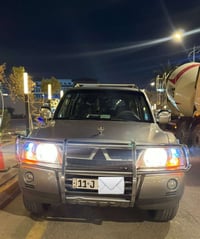 باجيرو 2006 السيارة جديد ومكفولة كفاله عامة بدون ضربة فقط صبغ بنيد وجا...
