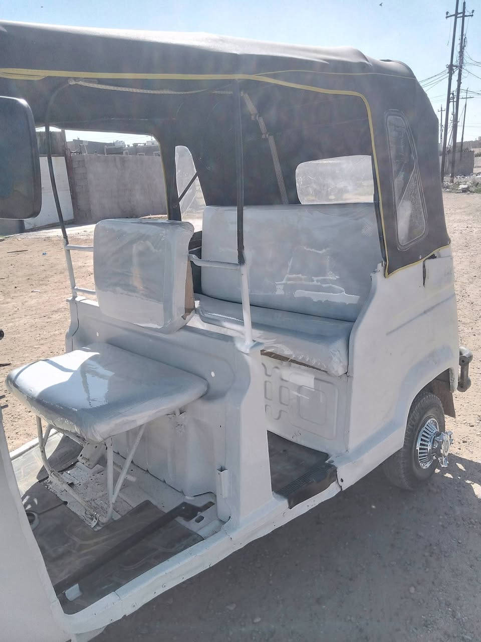 السلام عليكم. شباب. تكتك. للبيع موديل 16معمره. تكتك . اوراق ونقص ورقتين كبل للشارع.  تكتك  ماناقصه شيء مكينته شديته بل 25 جديده وحاليا فقط. بوش وبستم مجفته
السعر 3ملايين وبيه مجال للطيبين المكان. ابو غريب قرب جسر الزيتون 

الاتصال ع الارقام 
***********
***********
