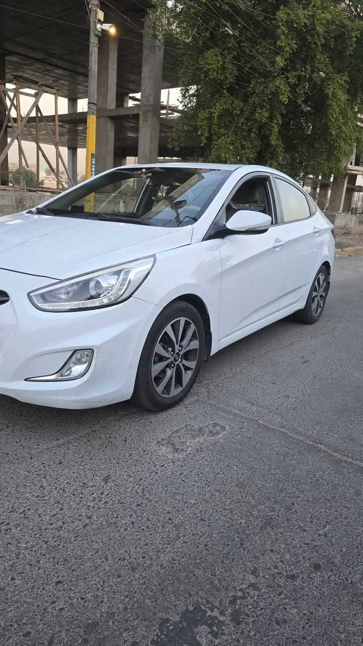 سلام عليكم 
اكسنت موديل ٢٠١٦ لون ابيض خليجي
رقم بغداد  مشروع وطني
شاشة وفتحت سقف
السيارة مابيه صبغ ابدا ولاضربة فقط تكحيلات بالدعامية
ماشية ٩٠ الف حقيقي
تخم تاير جديد 
تبريد جيد جدا 
المحرك والكير والصدر بحالة ممتازة 
معروضة ب ١١٨ ورقة وبيها مجال بسيط
 للاستفسار : ***********
