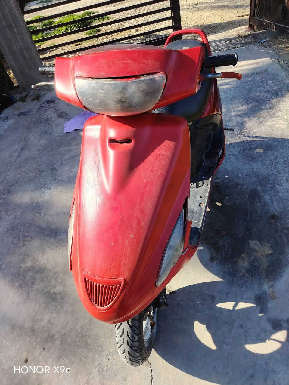 سلام عليكم دراجه فراشه للبيع مكينه خير من الله خرسه ونعومه السعر 150 وبيهه مجال الرقم ***********
