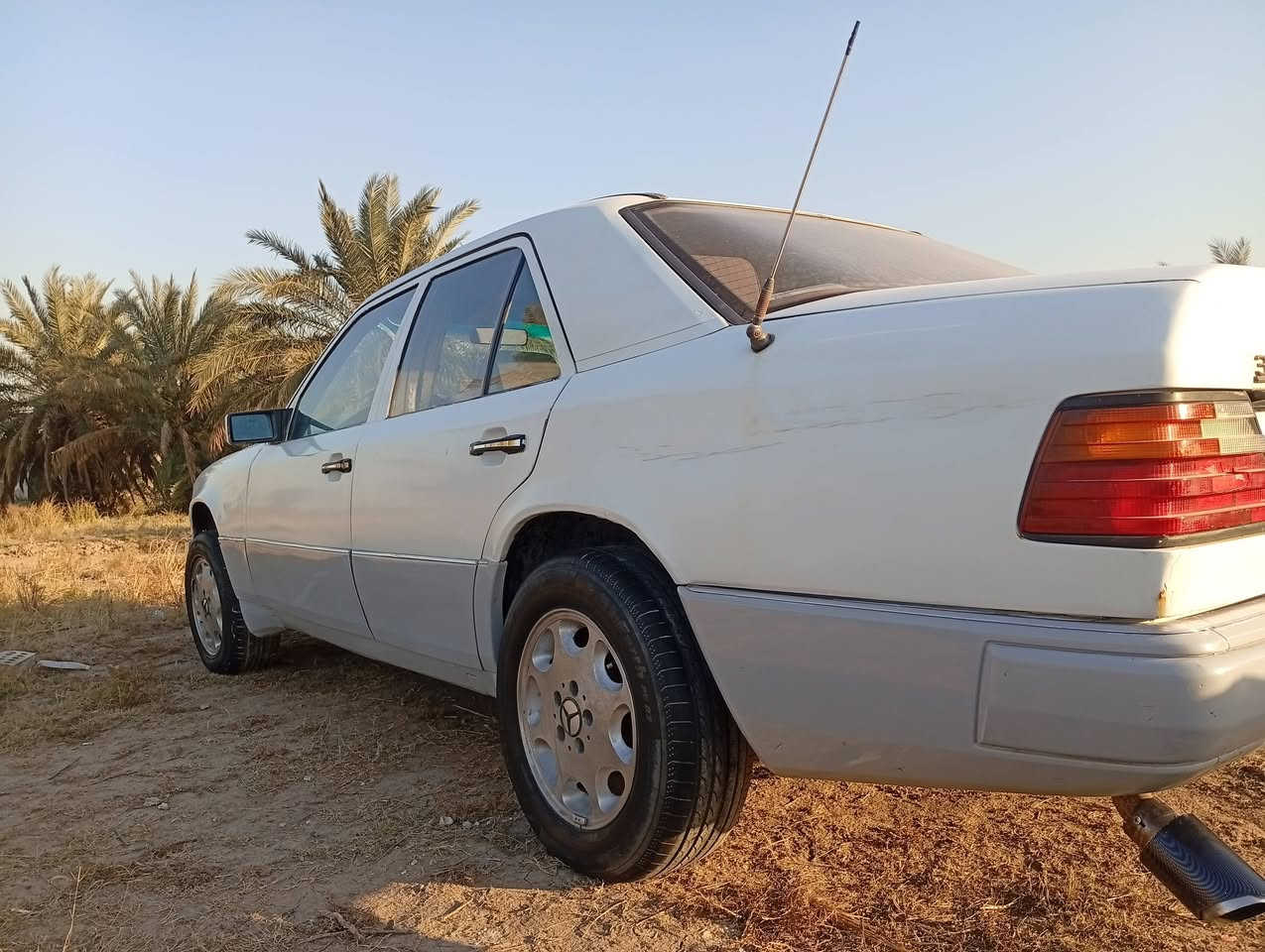 السلام عليكم ورحمة الله وبركاته متاح مارسدس دب مديل 89 للبيع السكن بغداد السعر 45 وبيها مجال التحويل ثاني يوم بعد الاتفاق للتفاصيل الاتصال علا الرقم ***********
