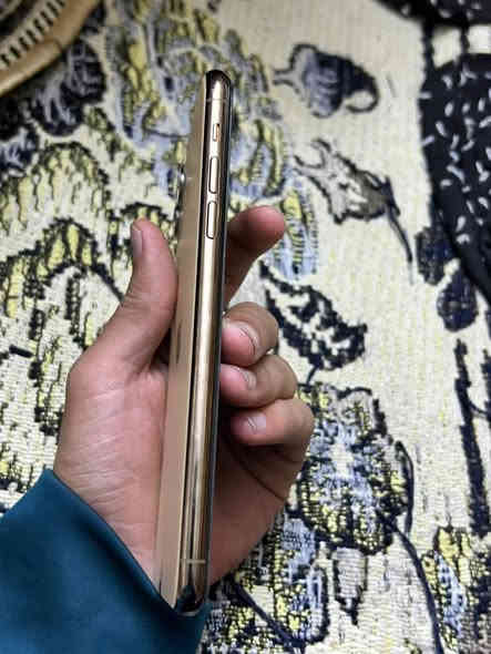السلام عليكم ايفون 11برو ماكس الون عسلي ذكرته 256بطارية97بلادي مكفول ومادخل صيانة جهاز وتر بروف دبل سيم كارت كامل ملحقات الي يريدة خل يرسلني وتساب***********
