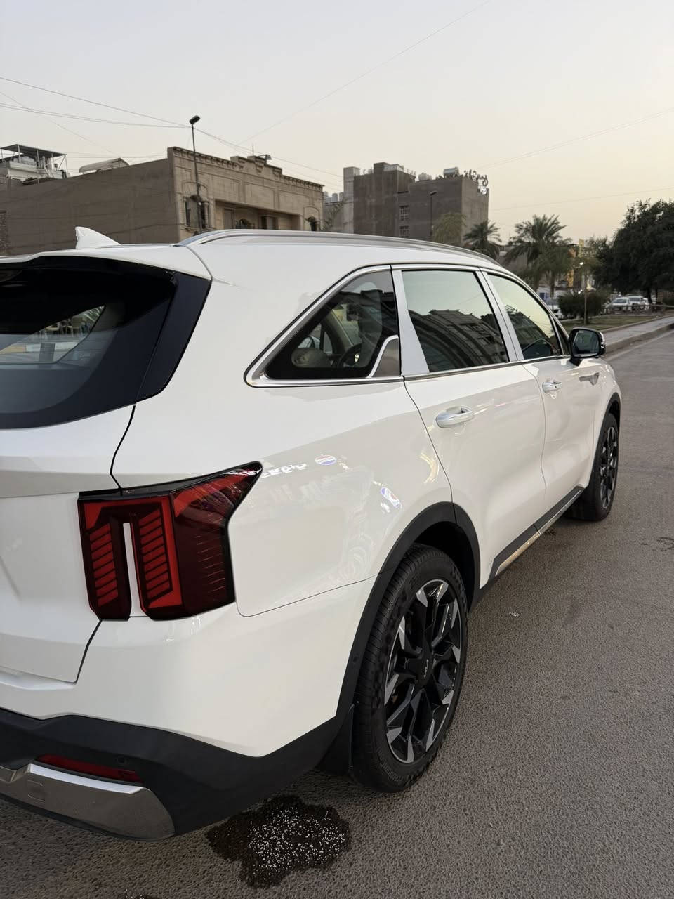 سلام عليكم سورنتوموديل 2025 سياره فول فتحت سقف داتشواربع كامرات تطبك عل بصمه ويل 20سيا ره بعده زيرو ماشيه 1600كليوملاحضه السياره بيه بارده وتكحيل بكد اصبع سعر السياره 34الف وبيه مجال مكان السياره شارع فلسطين *********** ممتواجد عل فيس
