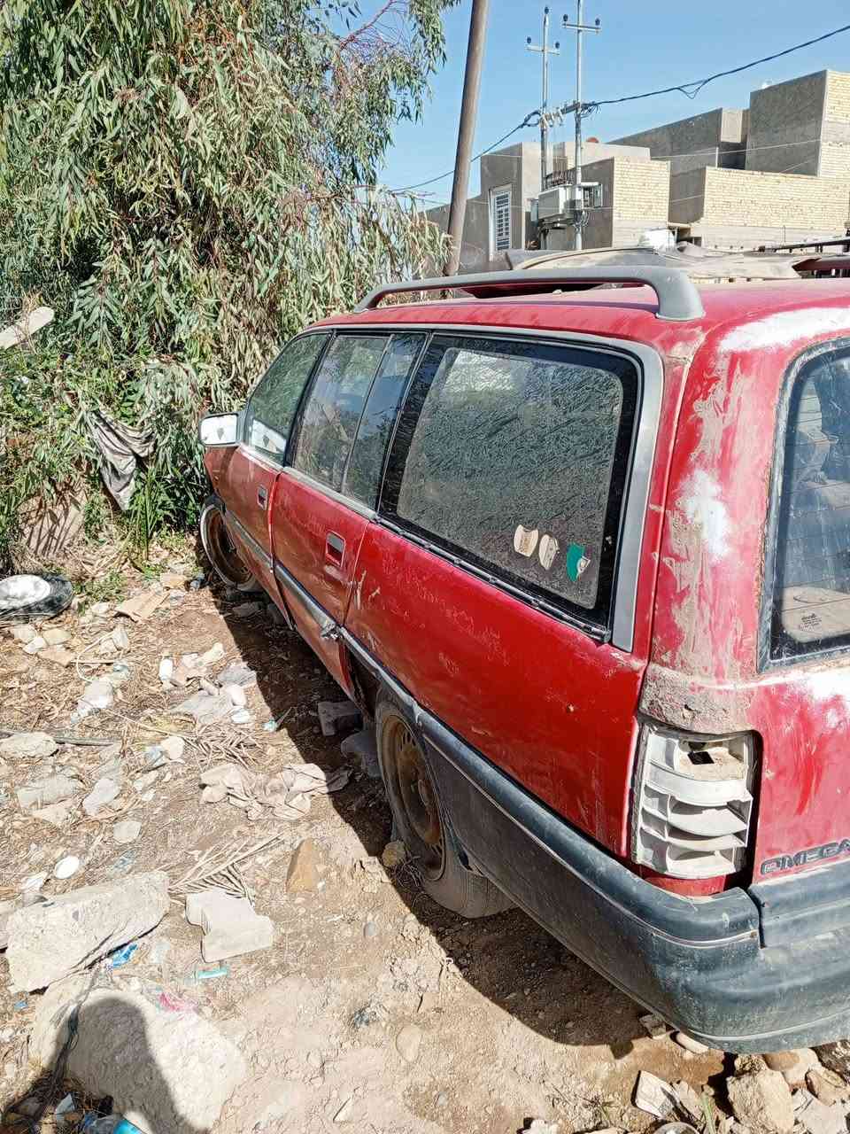 السلام عليكم. سياره اوبل استيشن.   موديل 90 ابيع كوم حديد.  السنويه ساقطه. سنويه ابسمي.  *********** مكاني كوت. رقم الماني
