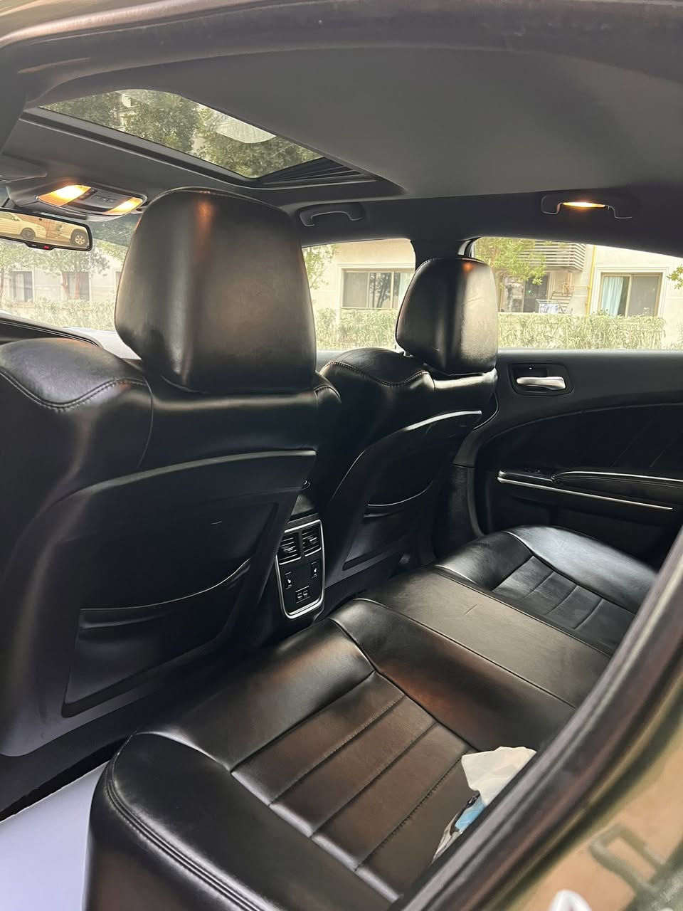 السلام عليكم …🌹🔥
للبيع دوج چارجر سگات باگ 🐝 موديل 2018 بدي اصل SRT سوبر تراك باك بلادي لون زيتوني السياره فول مواصفات ١/١ للاخير عدا رادار فقط وارد امريكي ضررها نص بنيد ونص جاملغ ونفسهن مصبوغات بدون تبديل وصور حادث وسونار موجودات وباب وره سياق صبغ السياره بدون اي نقص ماشيه 86mi شرط كير ومكينه وصدر جديد مبدل تراي بدوه اي رجه السياره رقم بغداد ( سنويه باسمي ) هزه وفحص مسويه جديده وعليه رقم حلو وياها السياره ايدي بيه وصور واضحه كدامكم بدون اي نقص ….
مواصفات ….
________________________________________
بصمة
فتحه
داخل كنتارا مختوم سكات
خزن ميموري 
كشنات حضن 
تدفئه وتبريد بالكشنات الاماميه
تدفئه بالكشنات الخلفيه
تدفئه سترين
سستم سماعات بيتس
دمام خلفي
كلاصات تبريد وتدفئة
فجوج برمبو ٤ بستم
نظام LAUNCH 
نظام  DRIVE  MODES
شاشه كبيرة 8.5 أنج جميع الاوبشنات مفتوحه
كير 8 نمر 
شفتات استرين
حساسات خلفية بلادي 
كشافات زينون 
منظومه زينون شادله 
كامره خلفيه دواره فول HD
دبلات صفر SRT
ويل گب دايتونا
ولف حماوة ريسنك انسى حماوه صيف وشتى
اكسل قفل 
فصله بلاديه ممفتوحه
دبات سود SRT
احزمة لون اخضر
شوتة رياضيه
دكمة سبورت
رقم الشاصي( 2C3CDXGJ4JH318942 )
مسويله تفريغ ونعمه صوت حلوه
وبعد بيه هوايه مواصفات اخوان كل تفاصيل ذكرته وشداله تخم تاير جديد وصدر جديد مسوي تراي زيرو وسياره بدي SRT اصل يعني شوفته مال موديل 23 وسياره 6400 اصل بالسنويه وبدون اي نقص  واستخدام شخصي بيه سونار من بدي كار وراح ارفق رقم شاصي وصور حادث موجوده ع واتساب والسياره عارضه بسعر حلو مال بيع … 
مكاني بغداد / حي الجامعة
السعر / 205 $ وبيه مجال بسيط 
للاستفسار اكثر / ***********
اسف ع الاطاله 🌹
