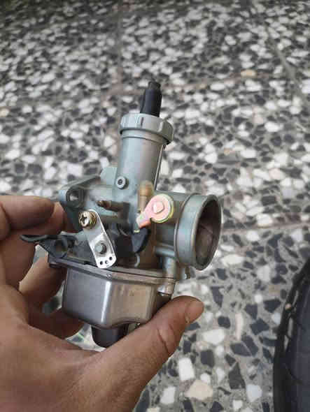 سلام عليكم اخوان عندي قطع دراجه شاينك اريد انطيهن لاحد محتاج حالته تعبانه كابريتر بلادي شغال يده مال كلج مع قمجي طوافه تانكي وجوب جديد ...بس تاير اريد ابيعه 15 لان جديد وسعره 45 ابلادي  واني لان حولت جوبلس اريد ابيعه كلش نضيف والباقي لله اريد انطيهن لان قطع مالتها غاليه وبس بديالى فه الحالته ماديه تعبانه يجي ياخذهن ومن اعيوني  اخوكم علي مكان بياع شرطه الخامسه *********** وات ساب ***********
