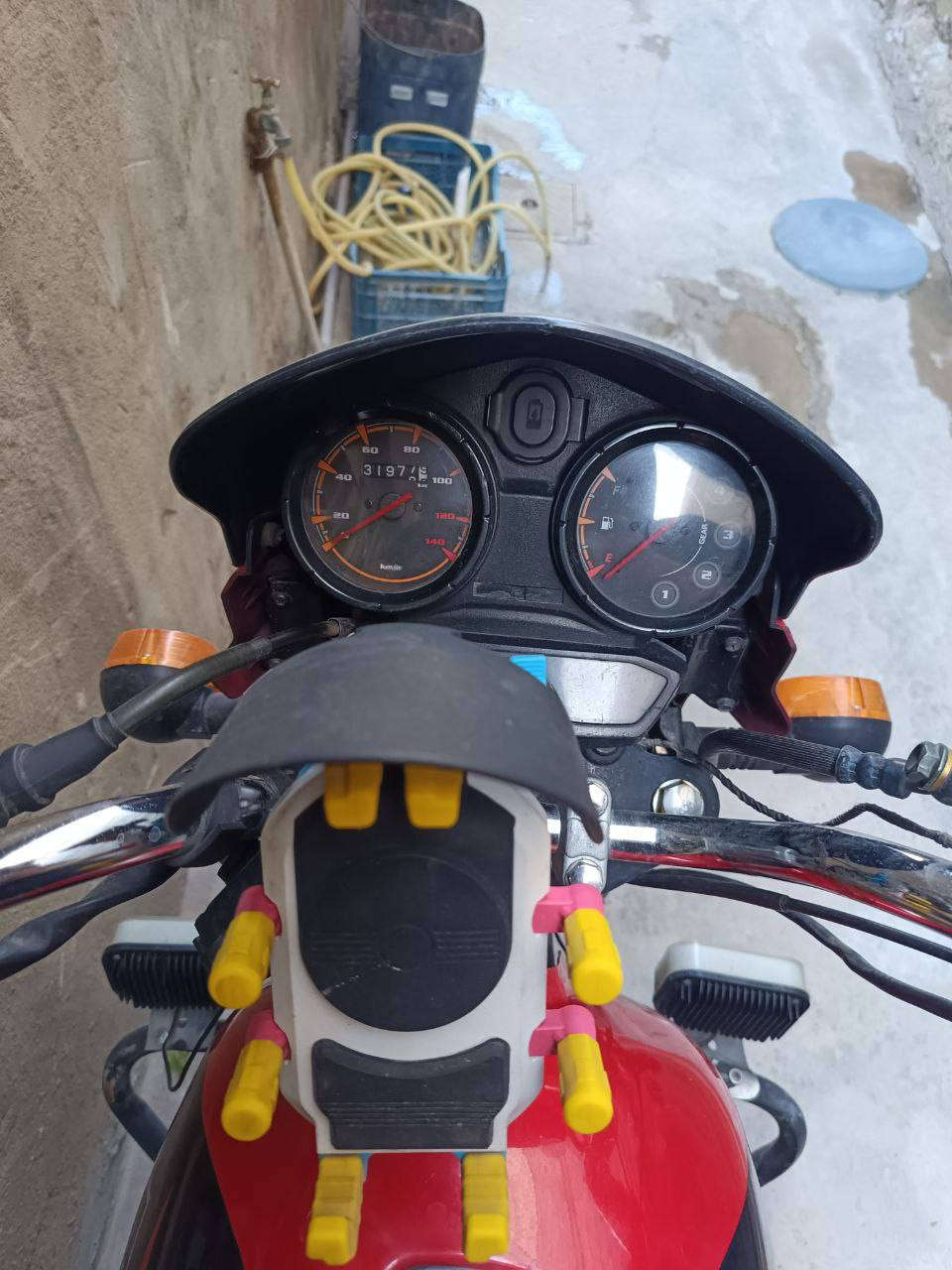 دراجه بوكسر مديل 23  مجفته تجفيت شركه دراجه خير من الله شالعه معدال احلاه من صور ما ماشه هواي عليه زنون ابو 4 بردات تخم تايرات جدجد رقم ***********  بكاني بغداد الزعفرانيه
